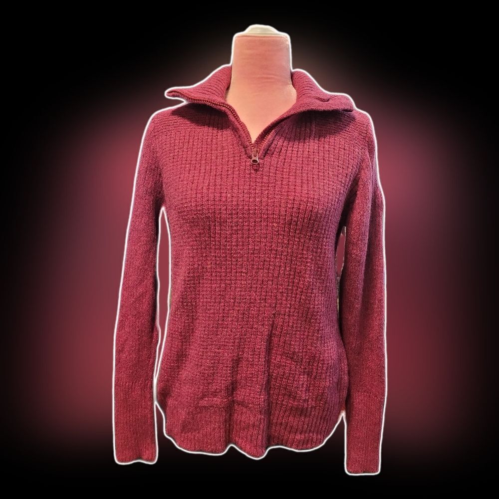 Helly Hansen Medium Size Sweater - image 1